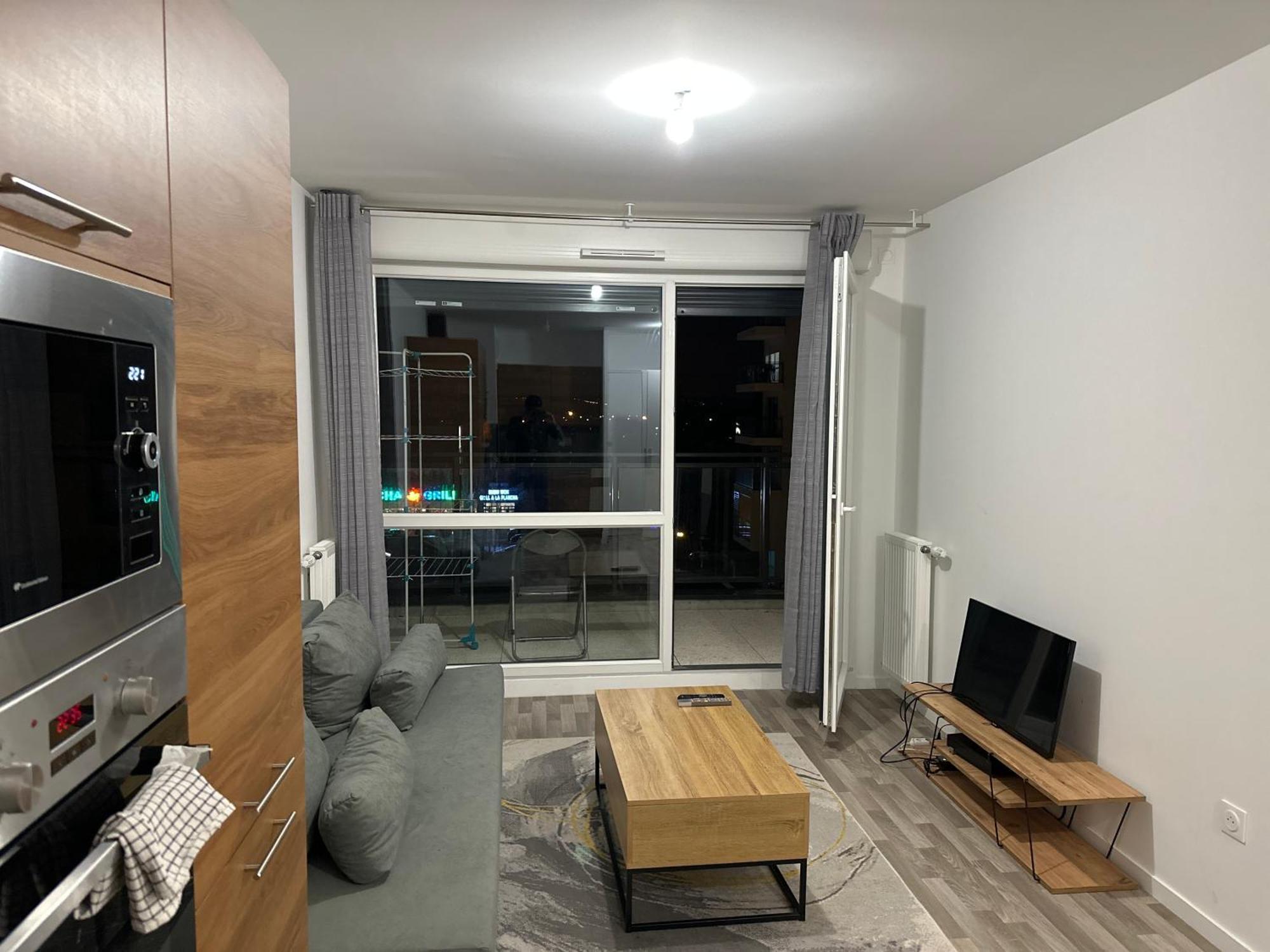Agreable 2 Pieces Avec Balcon Et Parking Transports By Immo Kit Bnb Sarcelles Exterior foto